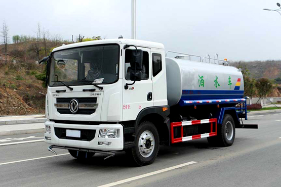 怎樣排除灑水車柴油機(jī)過早、過遲的噴油現(xiàn)象？